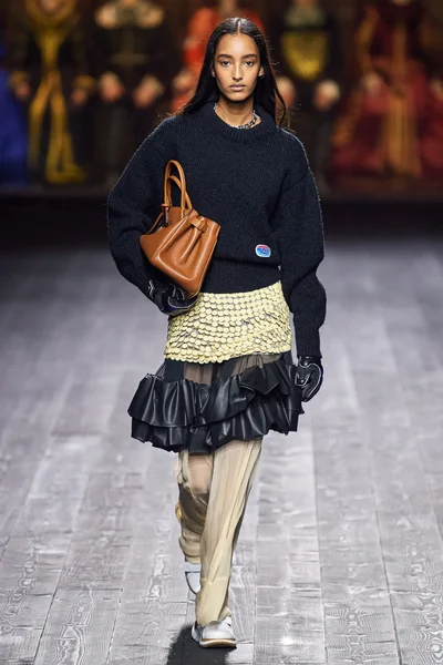 Look 14